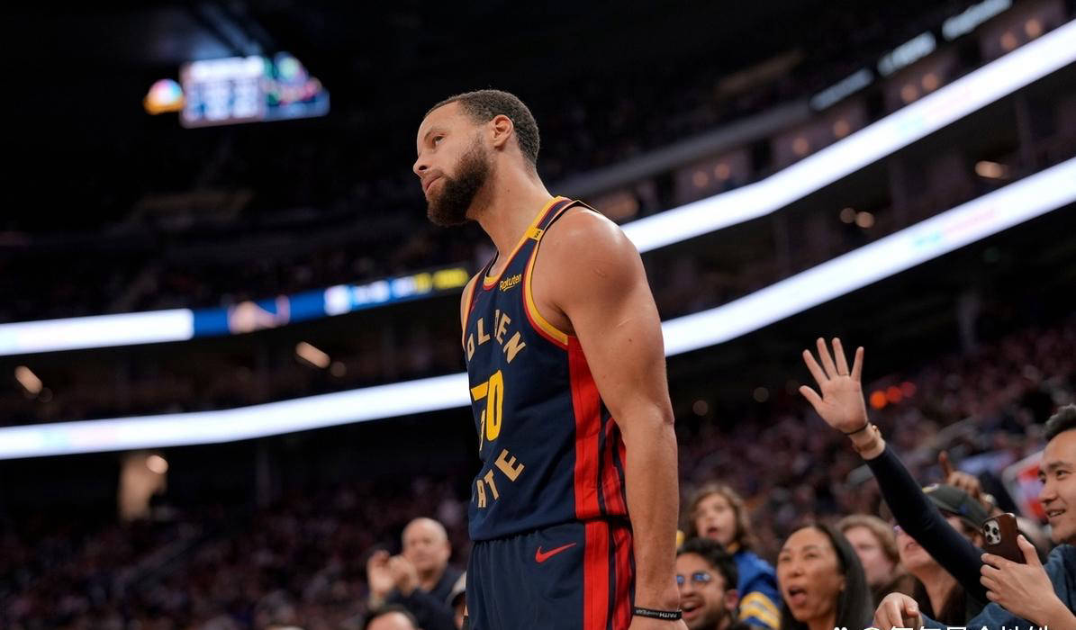 开云官方网站-包含德国队引发争议！，库里官方宣布战术调整新规上演精彩一战的词条