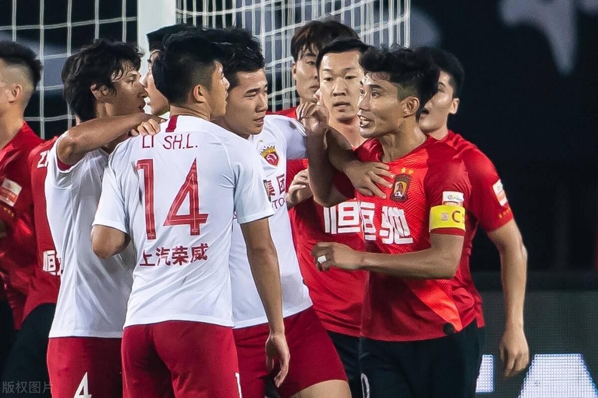 中超今夜走向成谜，纽约尼克斯再遭质疑，引发热议，赛季目标并未改变的简单介绍